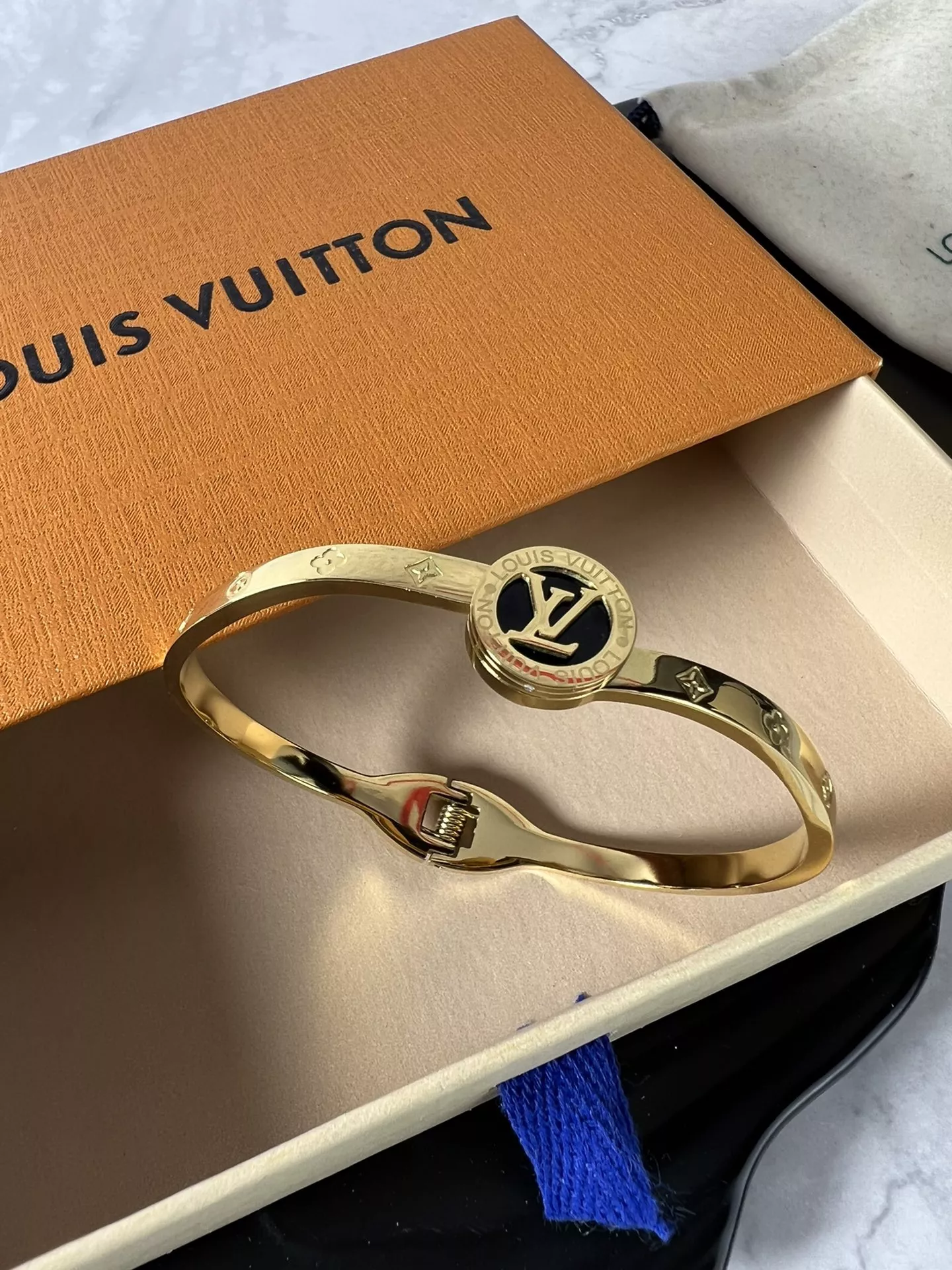 louis vuitton lv bracelets s_12b10733